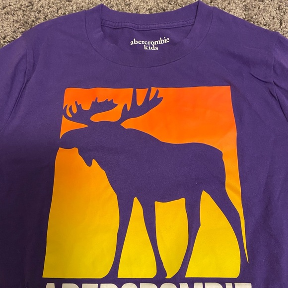 A&F kids tee size:9/10 (3 for $30) - Picture 3 of 3